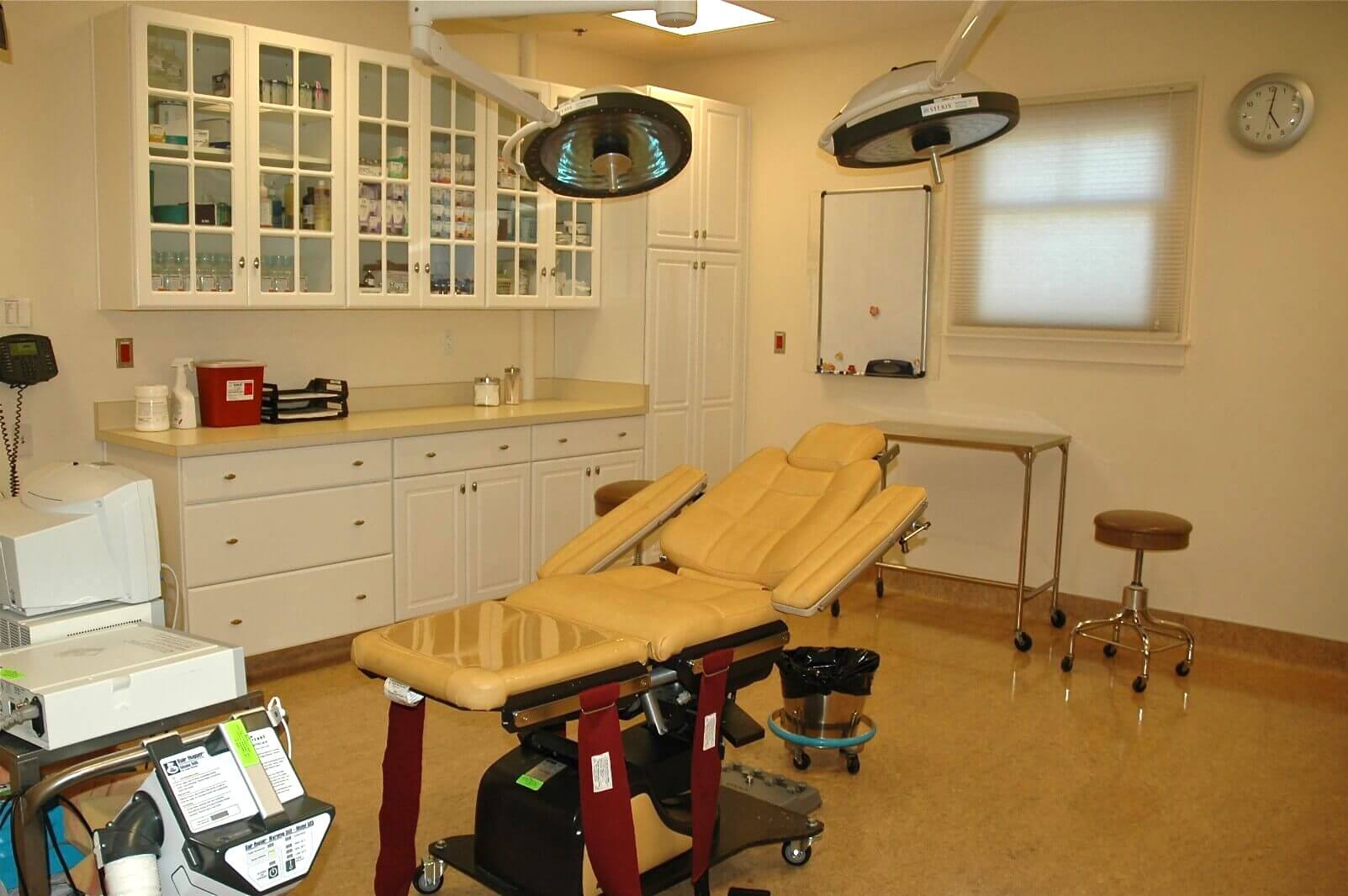 medical procedure room with medical chair