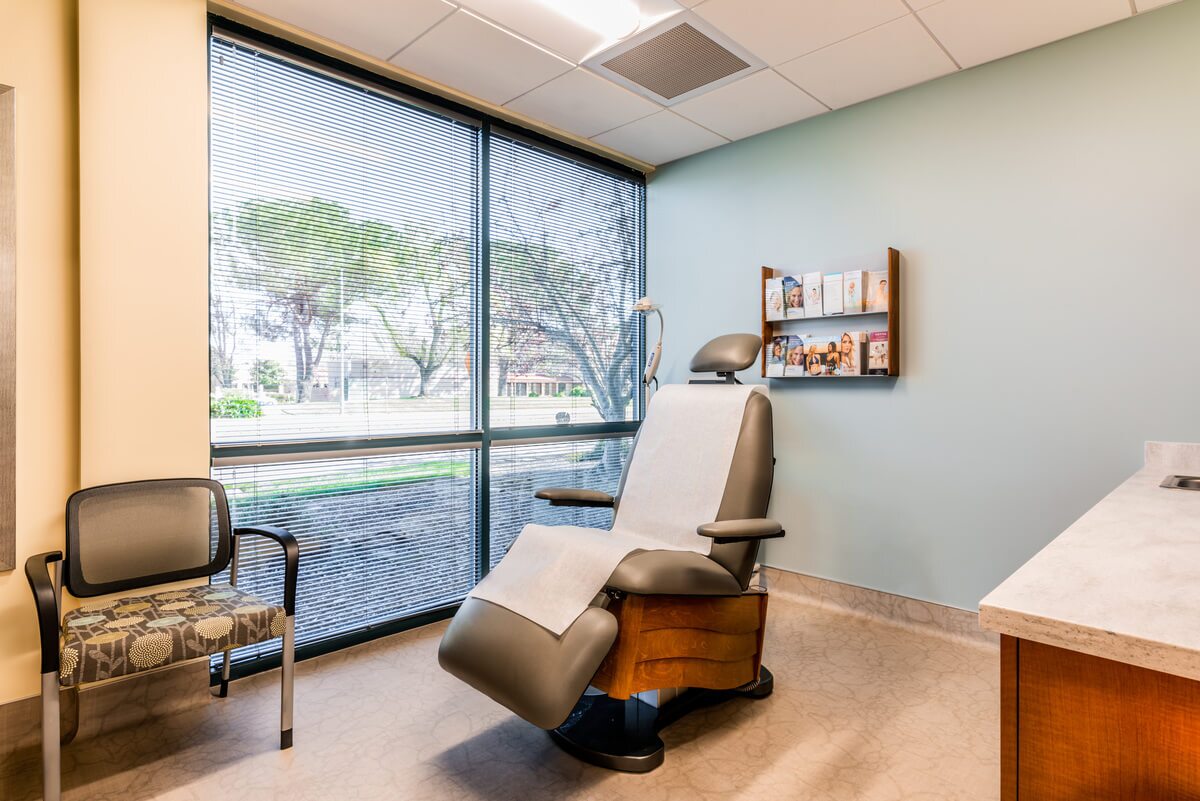 medical procedure room with medical chair