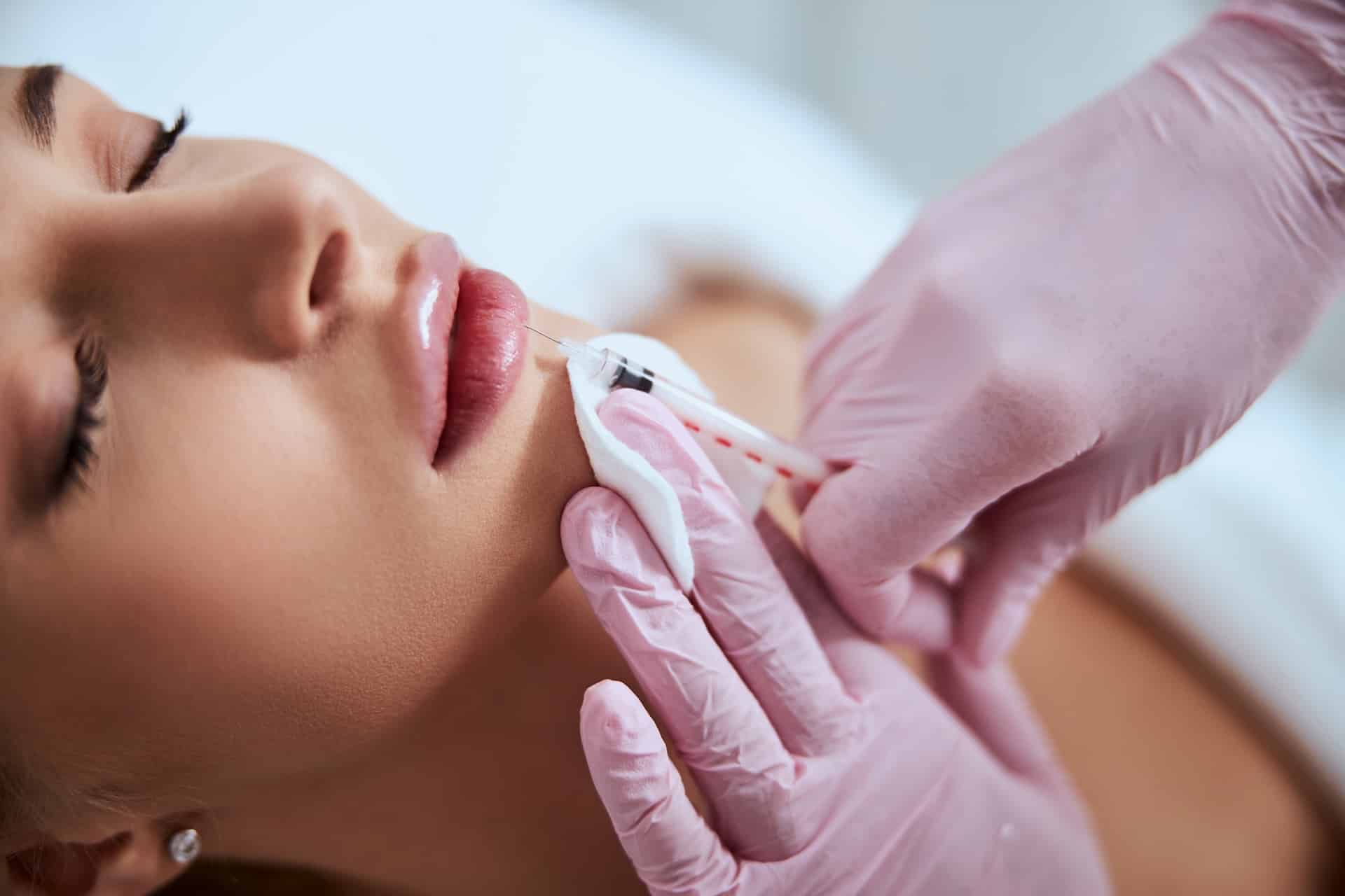 injecting lips
